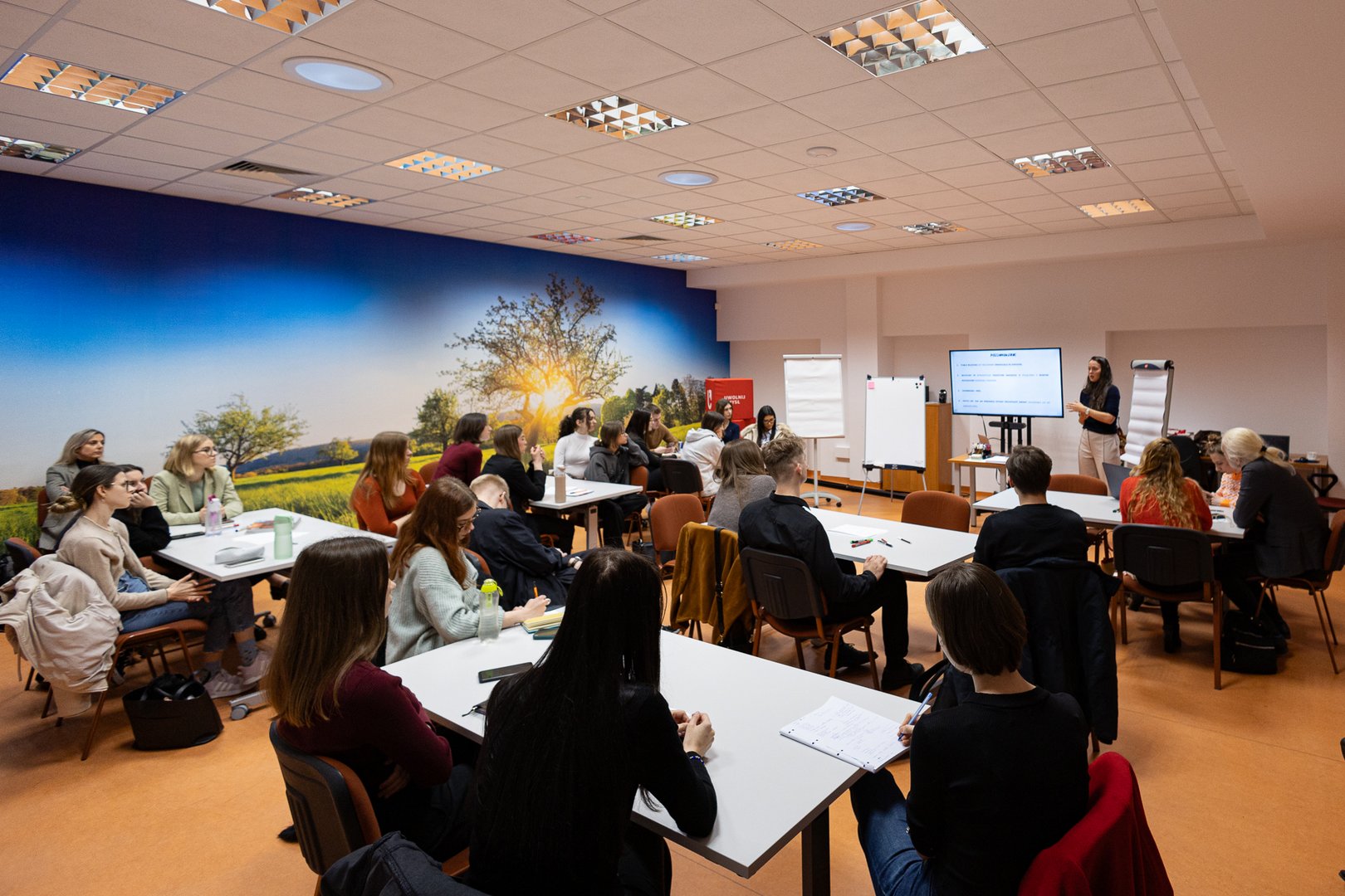 uczestnicy szkolenia podczas akademii kompetencji