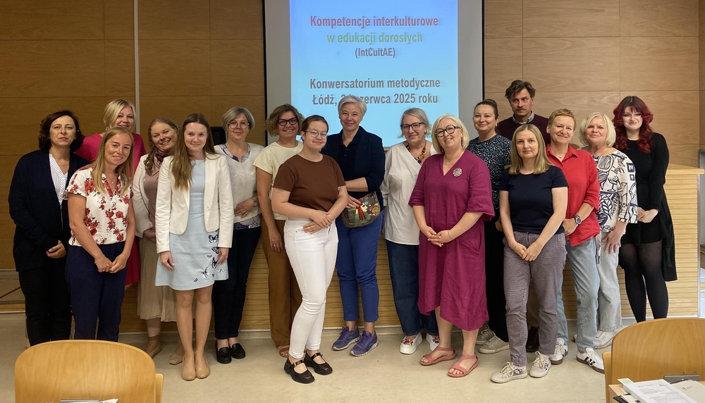 Kompetencje interkulturowe edukatorów – osiągnięcia projektu IntCultAE