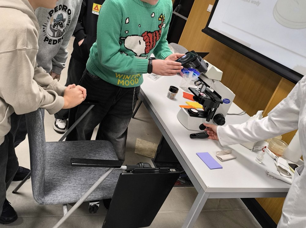 praca w laboratorium