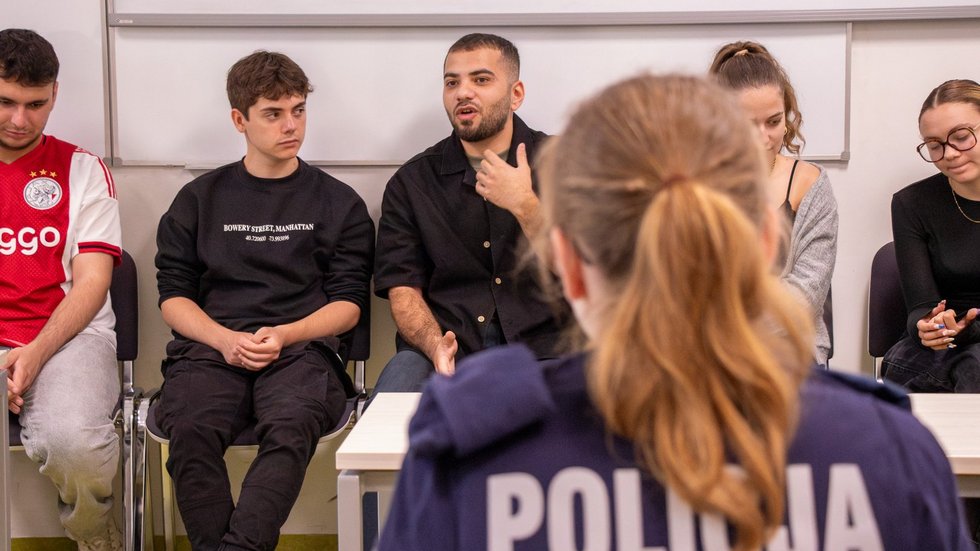 studenci podczas dyskusji